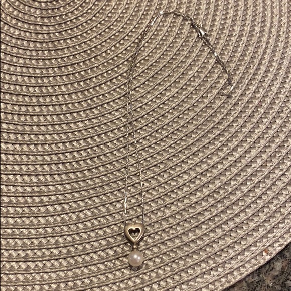 Jewelry - Heart with pearl necklace